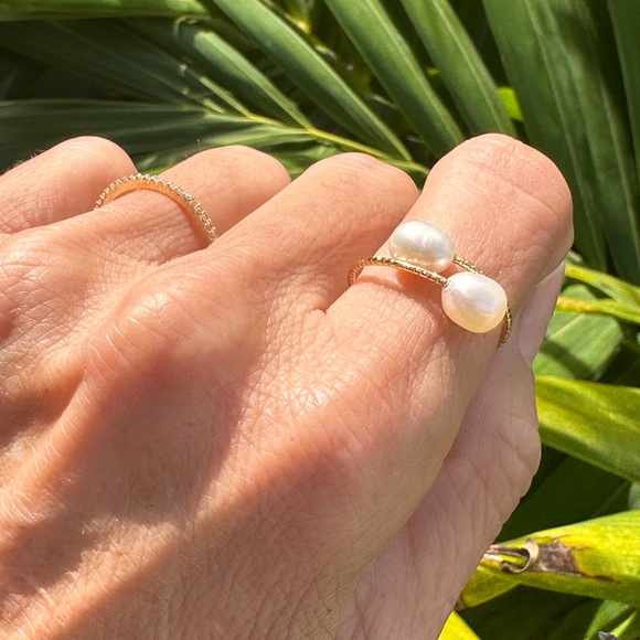 6A. Freshwater white Pearl Gold Plated copper bypass adjustable ring - Picture 4 of 4